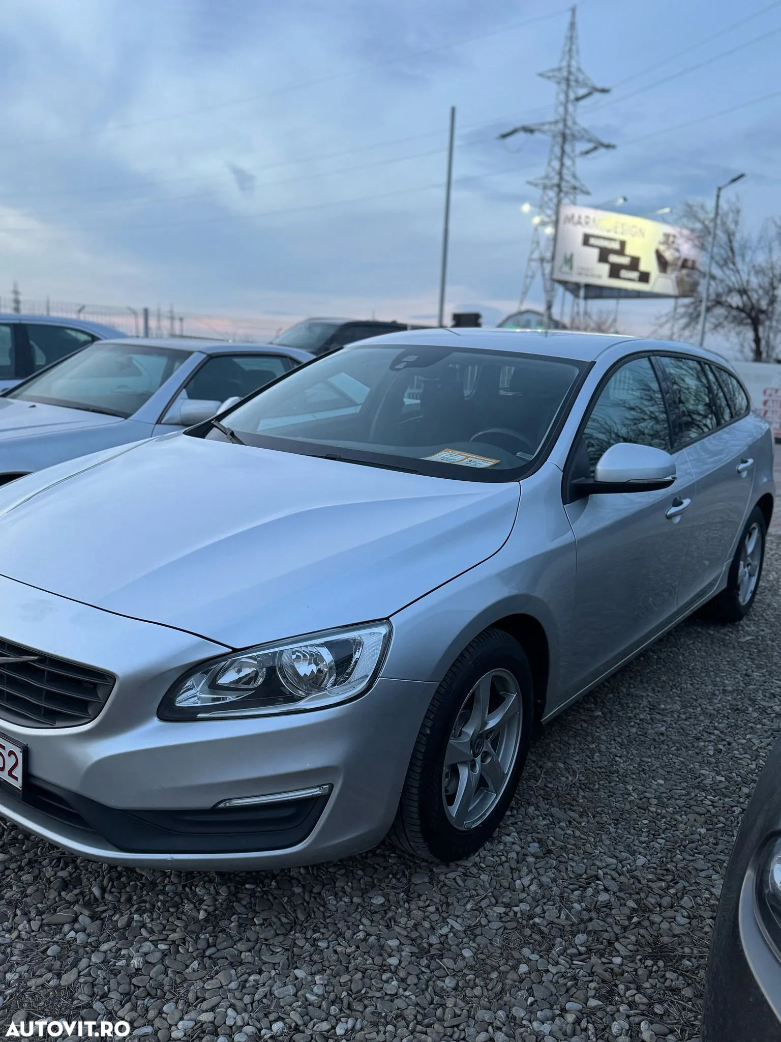 Volvo V60 D2 Kinetic - 2