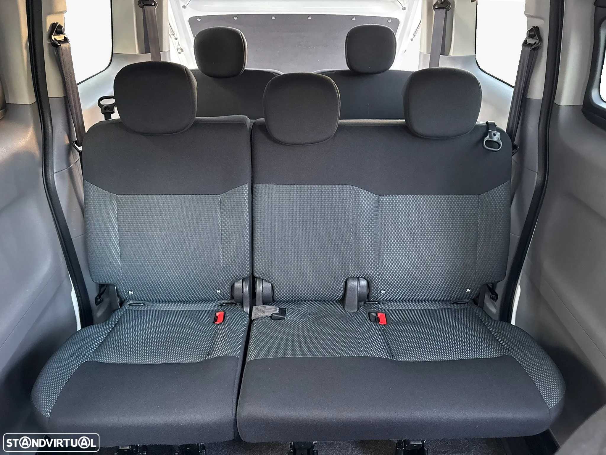 Nissan NV200 Evalia - 7