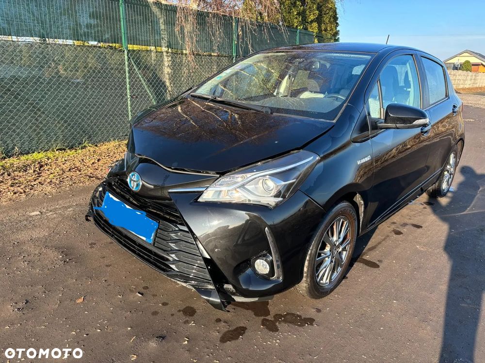Toyota Yaris Hybrid 100 Dynamic - 1