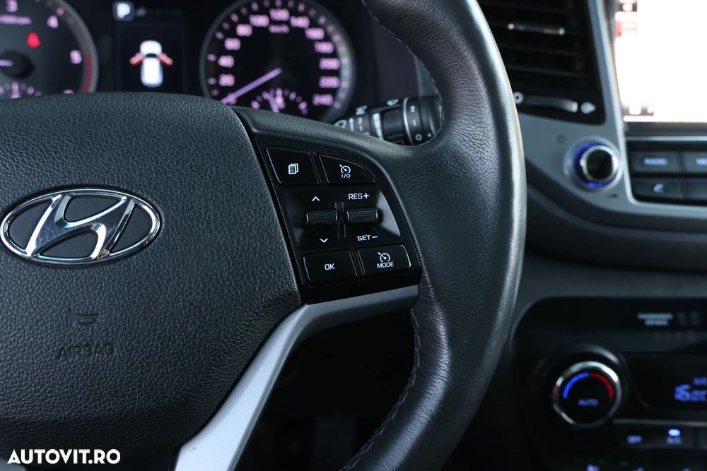 Hyundai Tucson 2.0 CRDI 4WD Automatik Style - 35