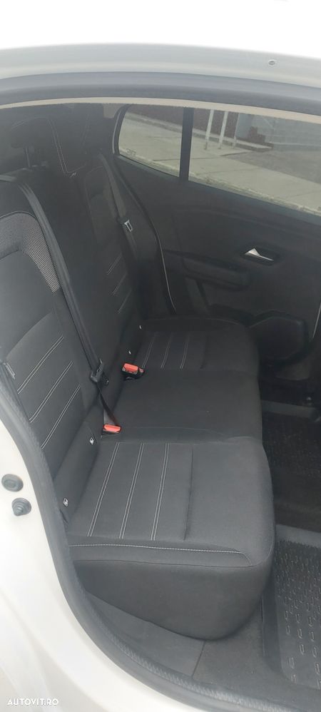 Dacia Logan TCe 90 CVT Comfort - 6