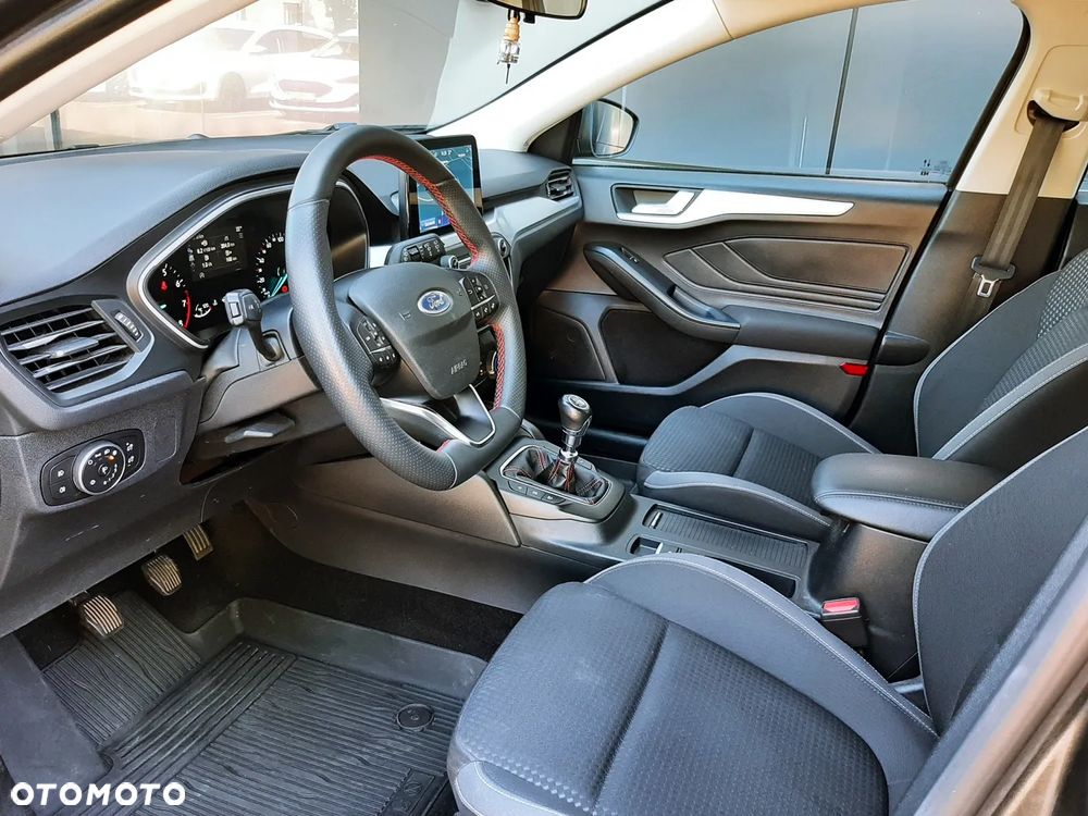 Ford Focus 1.0 EcoBoost Trend Edition - 23