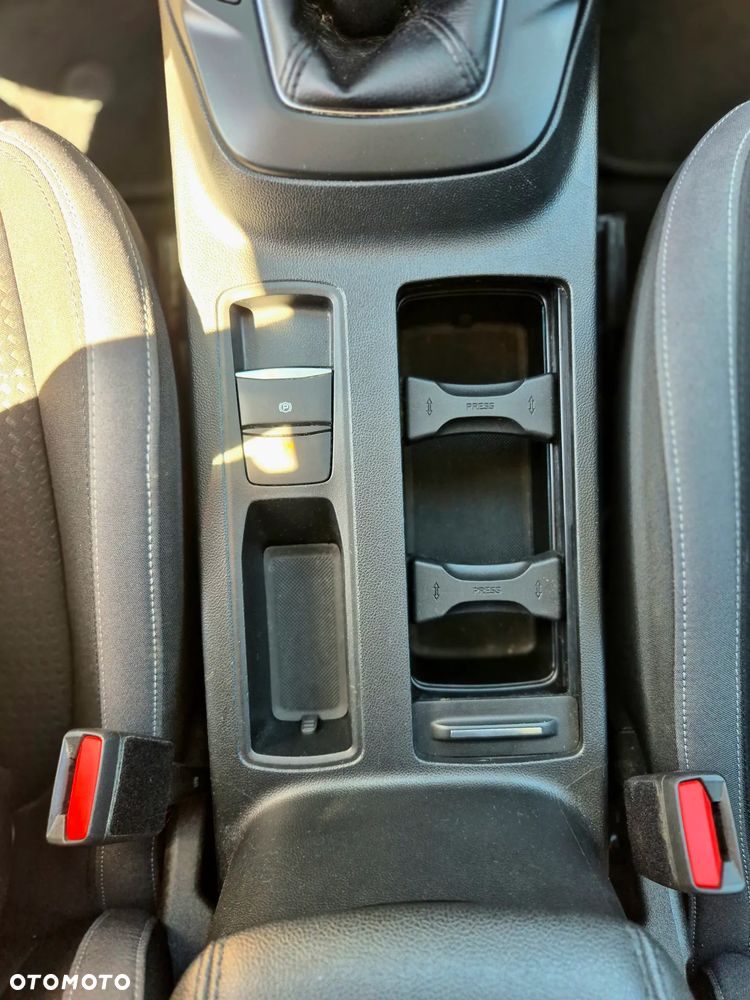 Ford Focus 1.5 EcoBlue SCR Connected - 32