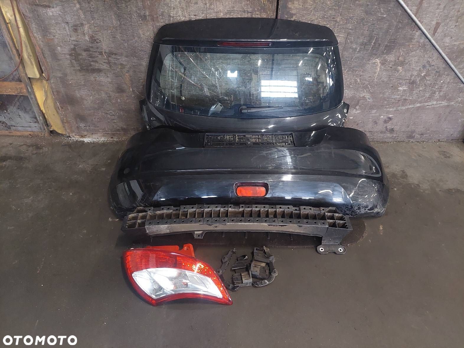 KOMPLETNY TYŁ KLAPA BAGAŻNIKA ZDERZAK LAMPA SUZUKI SWIFT V ZCE 10-17 - 1