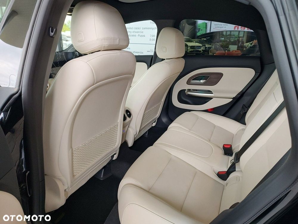 Mercedes-Benz CLA - 14