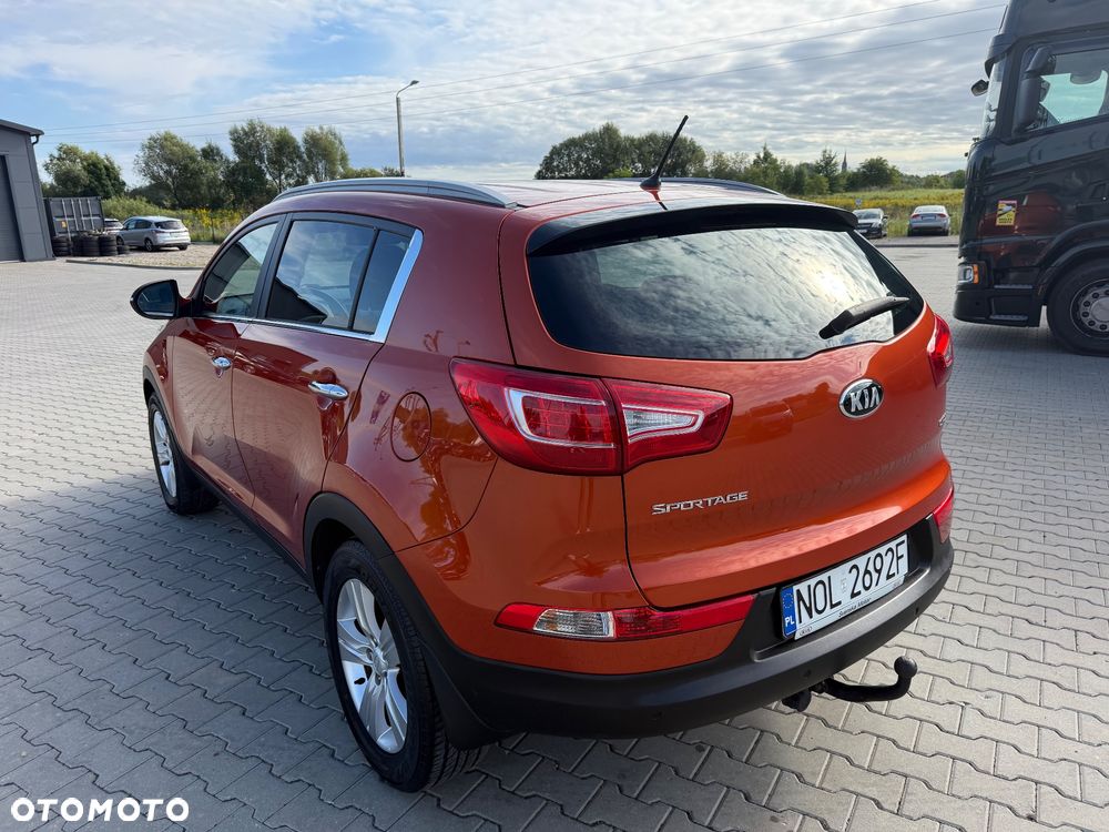 Kia Sportage 1.7 CRDI 2WD ISG Dream-Team Edition - 8