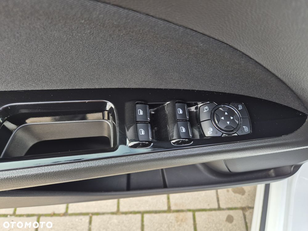 Ford Mondeo 2.0 TDCi Titanium PowerShift - 24
