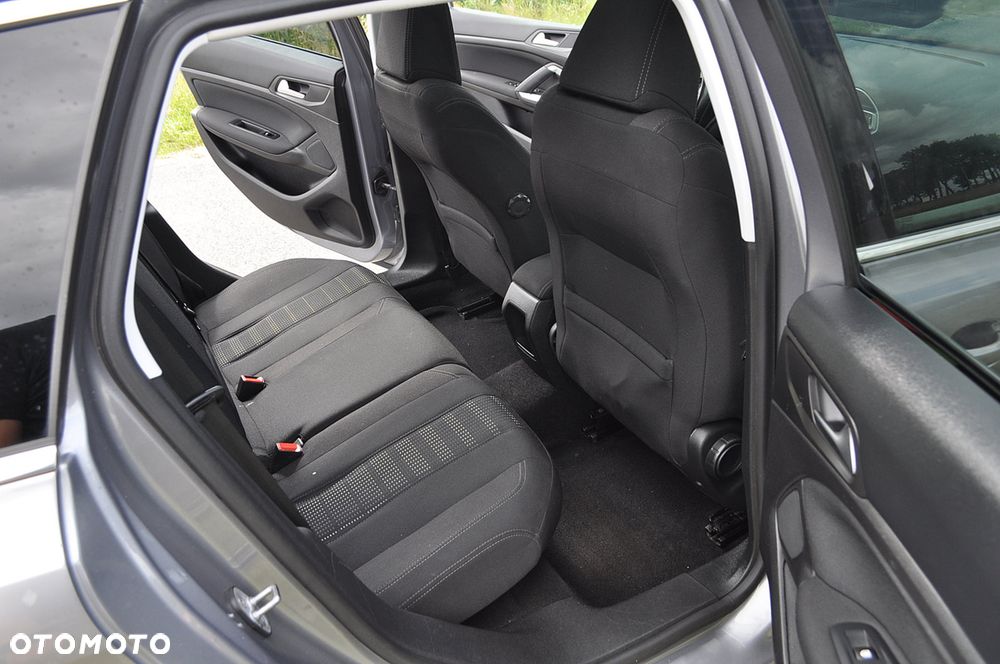 Peugeot 308 1.6 BlueHDi Allure S&S - 17