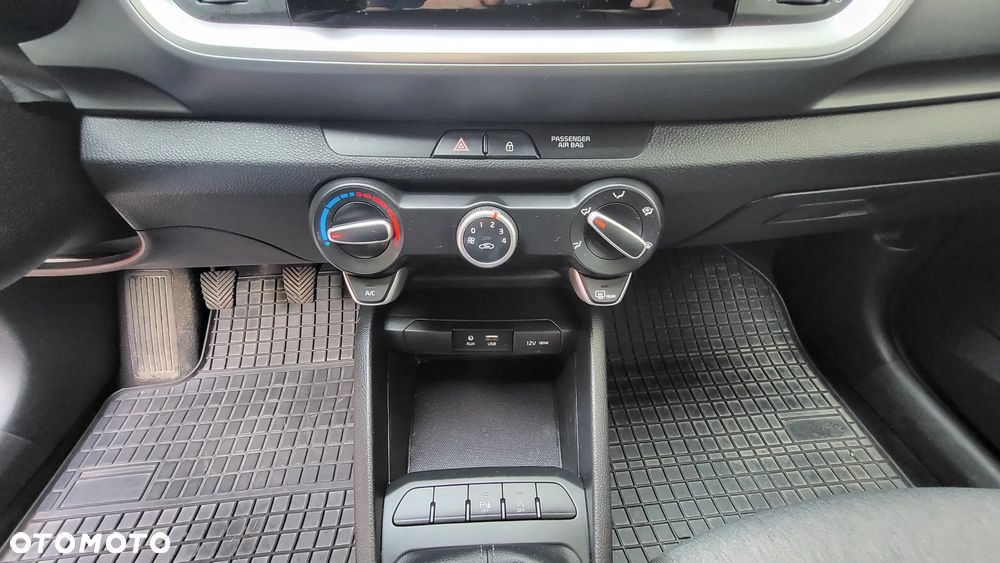 Kia Stonic 1.4 L - 14