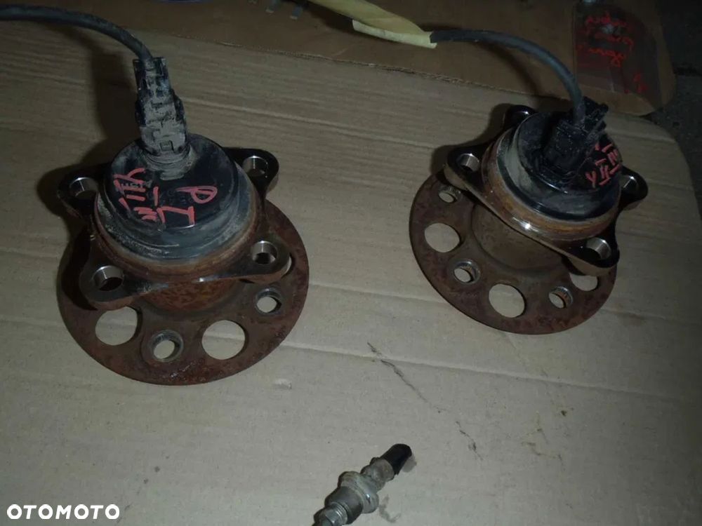 piasta łożysko abs tył toyota yaris I 1 II III wersja pod tarcze jak nowe - 5