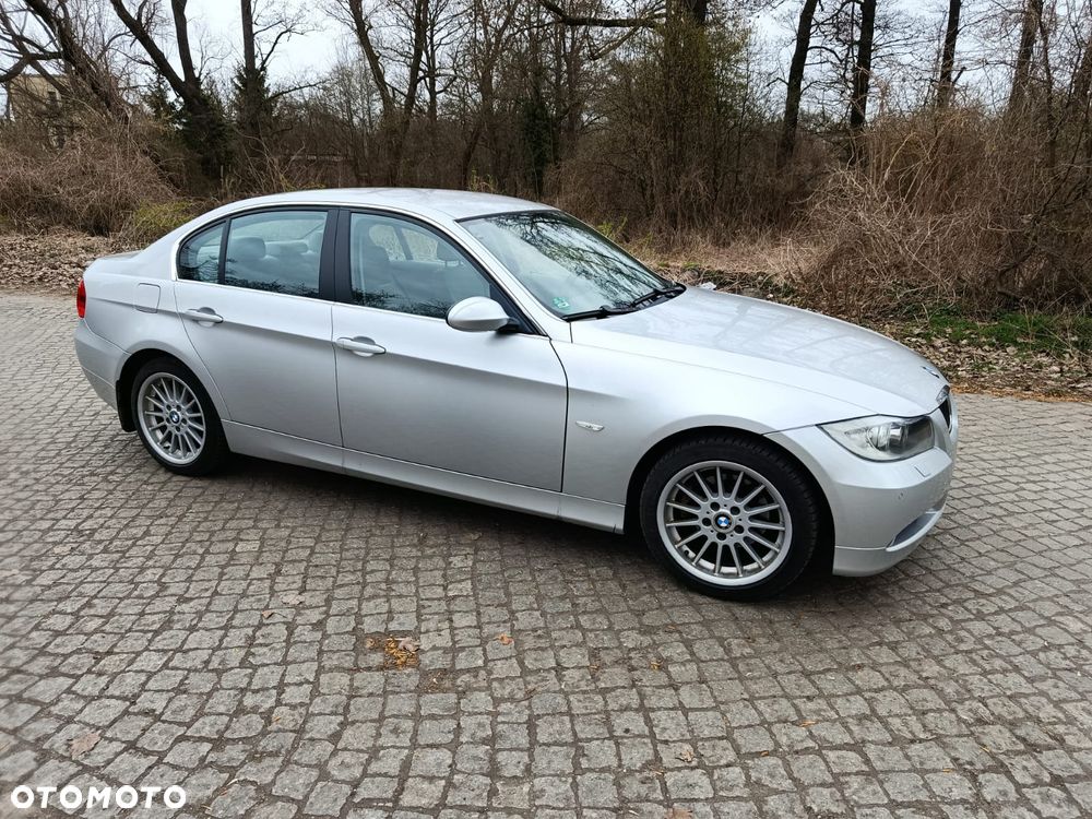 BMW Seria 3 325i - 4