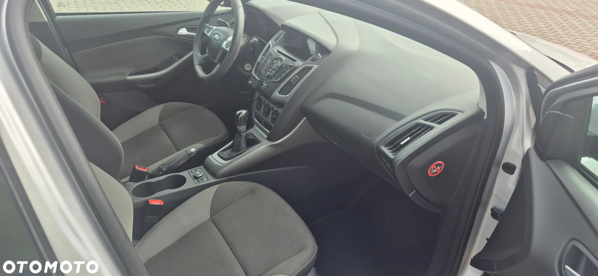 Ford Focus 1.6 Edition - 10