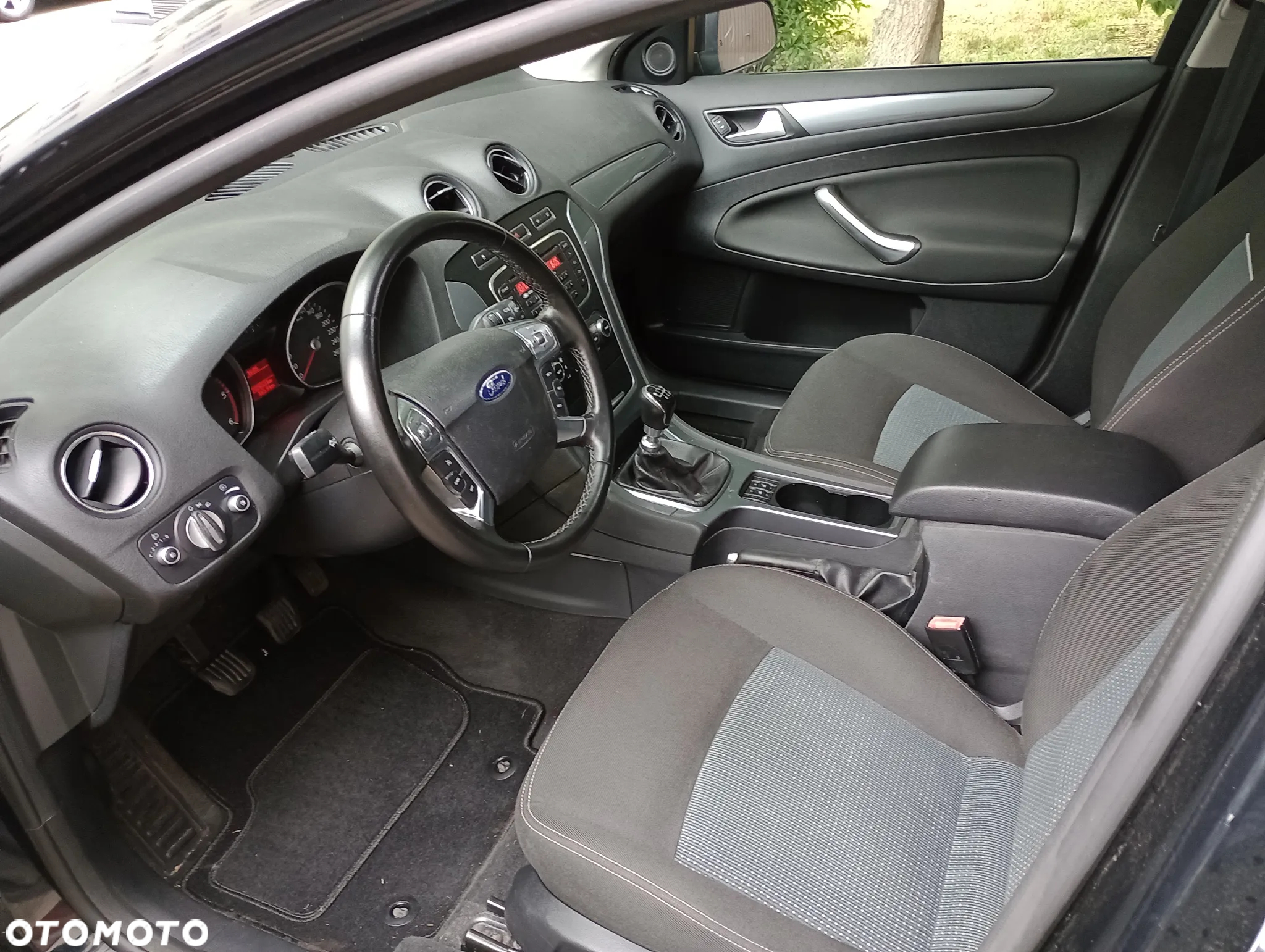 Ford Mondeo - 10