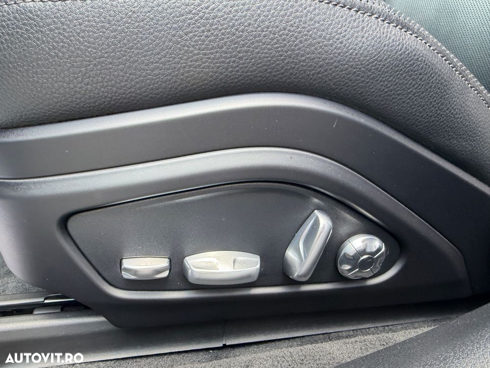 Porsche Panamera 4S Executive - 22