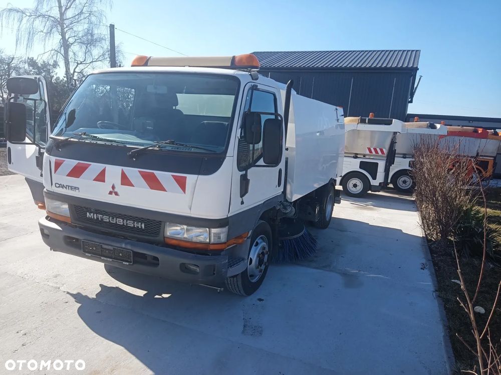 Mitsubishi Canter zamiatarka Johnston Schmidt Bucher zamiatanie ulic chodników - 2