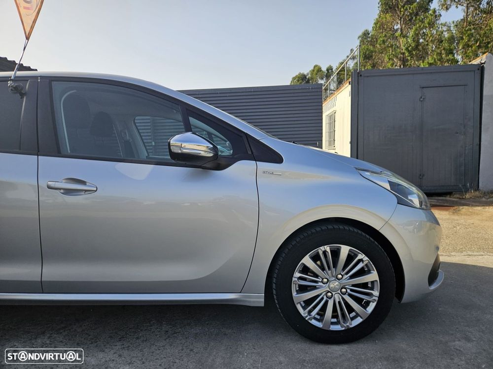 Peugeot 208 1.2 PureTech Style - 10