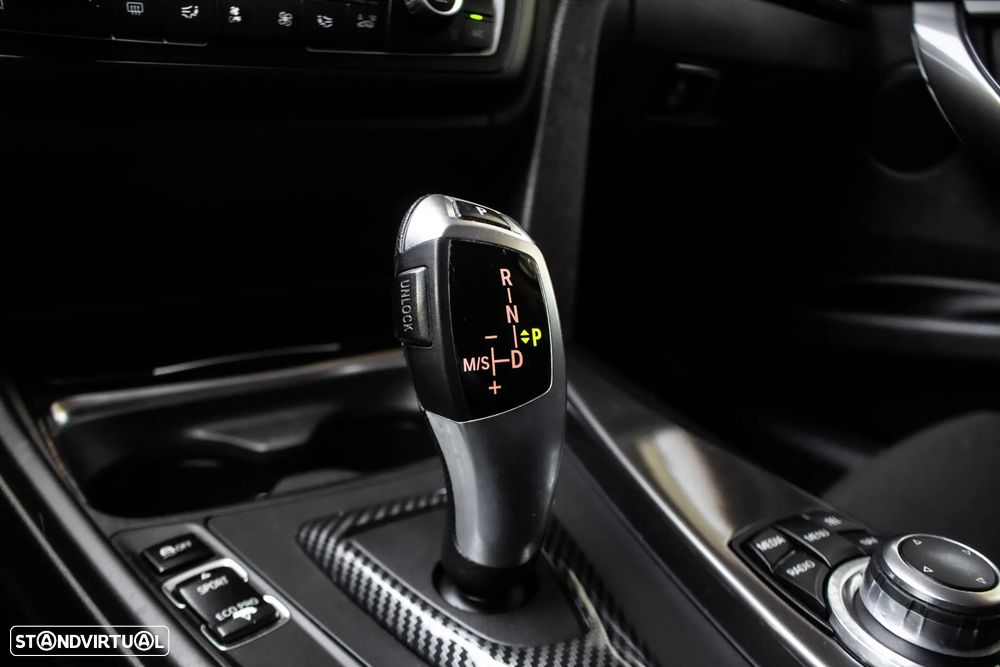 BMW 318 d Auto Line Modern - 16
