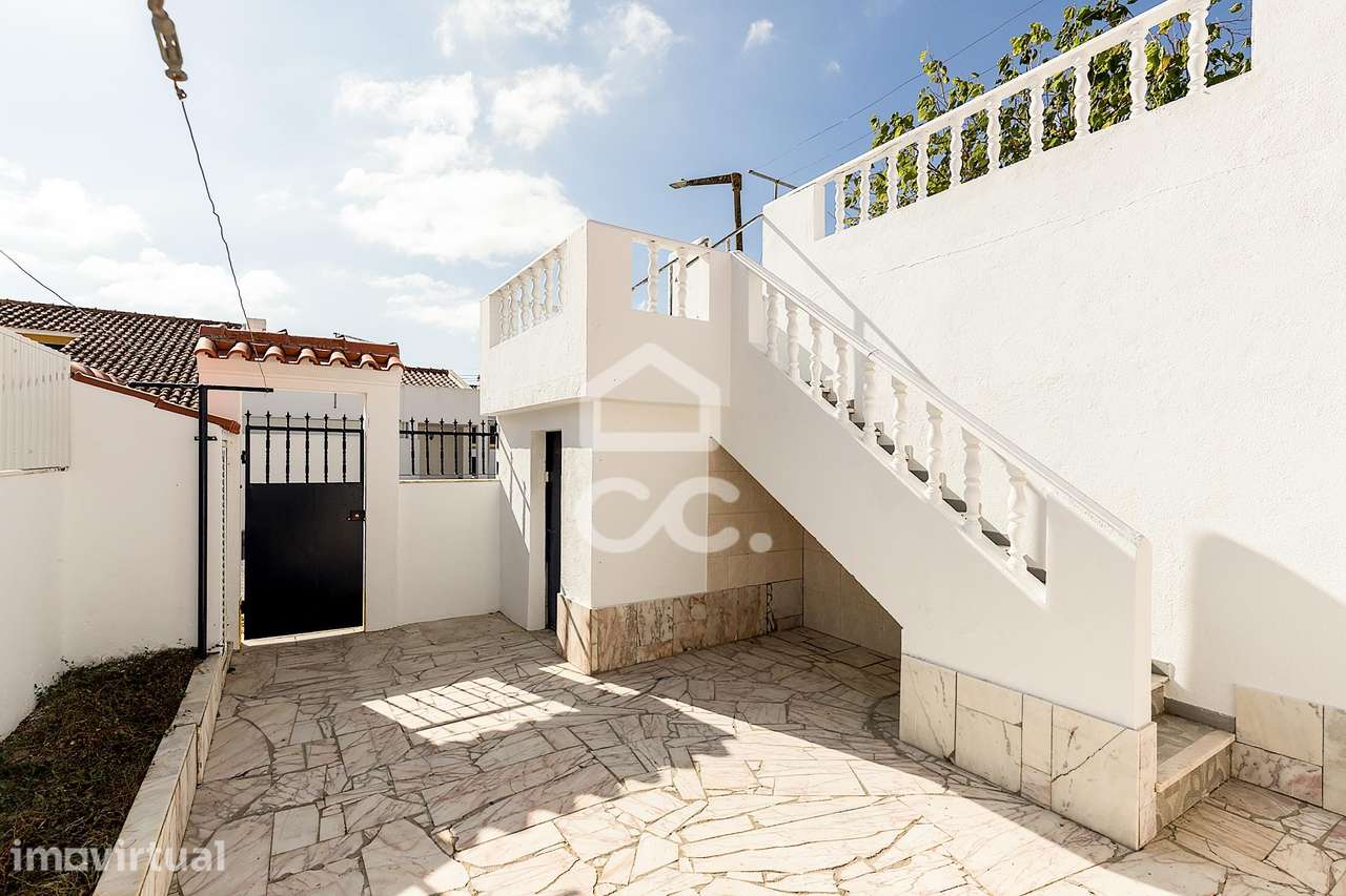 Moradia Térrea de Gaveto T3+1 com Sótão, Logradouro de Entrada, Quinta - Grande imagem: 3/47