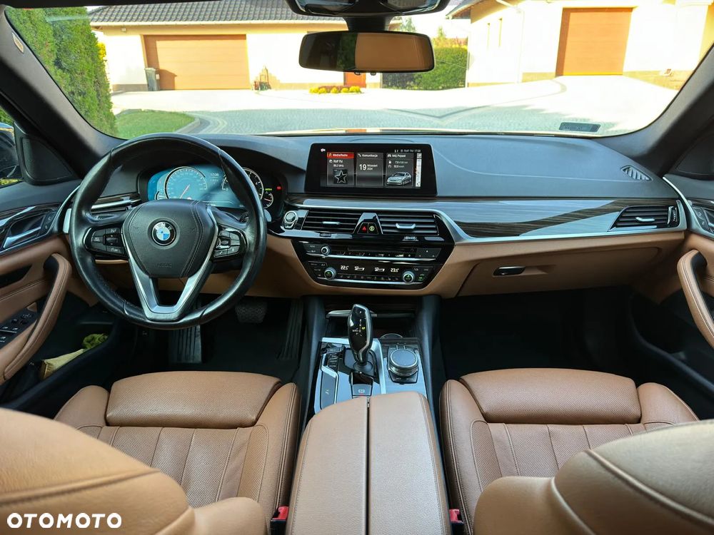 BMW Seria 5 530d xDrive Luxury Line sport - 15
