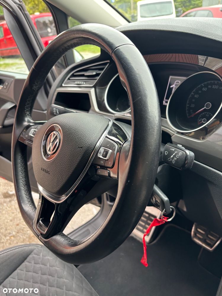 Volkswagen Touran 1.6 TDI SCR DSG Join - 14