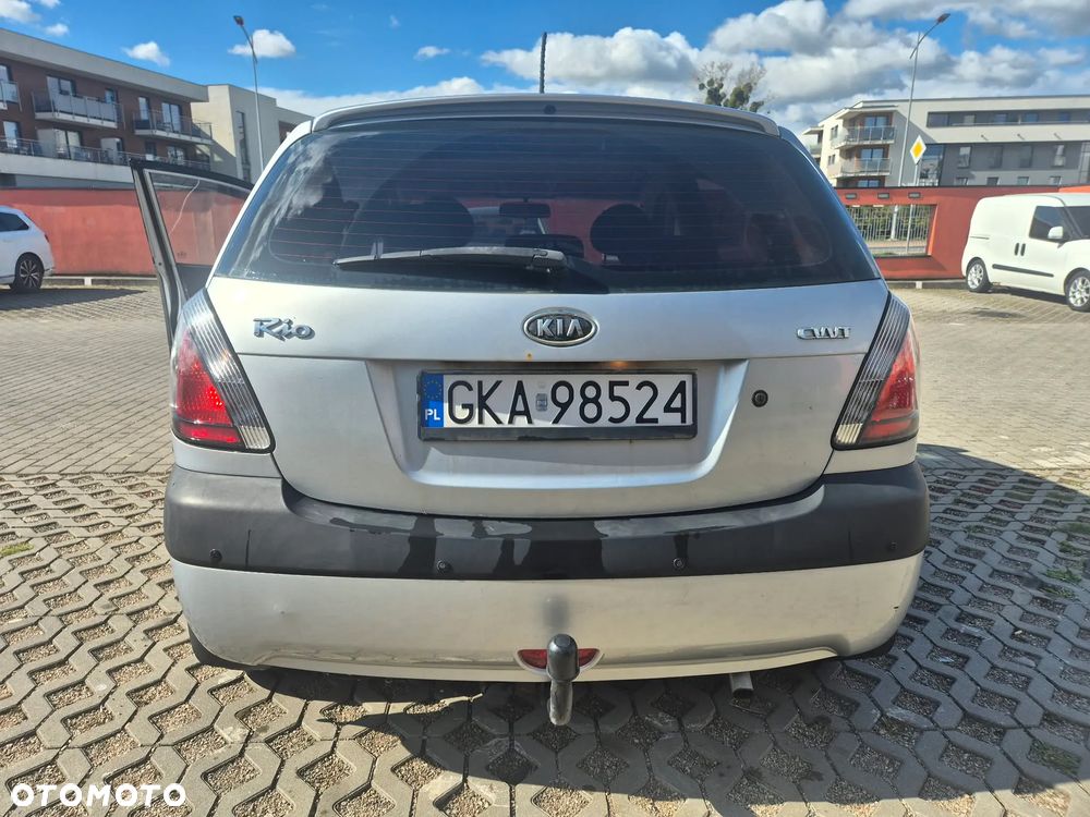 Kia Rio - 12