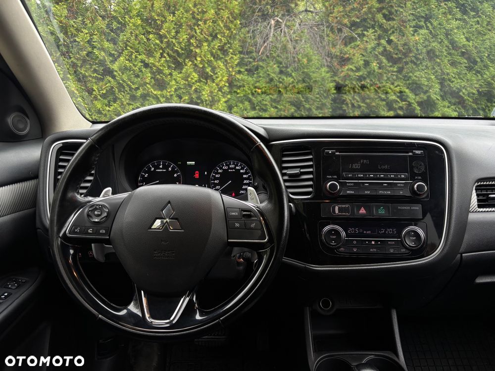 Mitsubishi Outlander 2.0 Intense CVT - 17