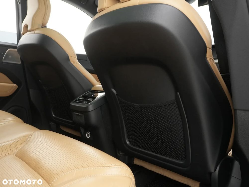 Volvo XC 60 D5 AWD Geartronic Inscription - 37