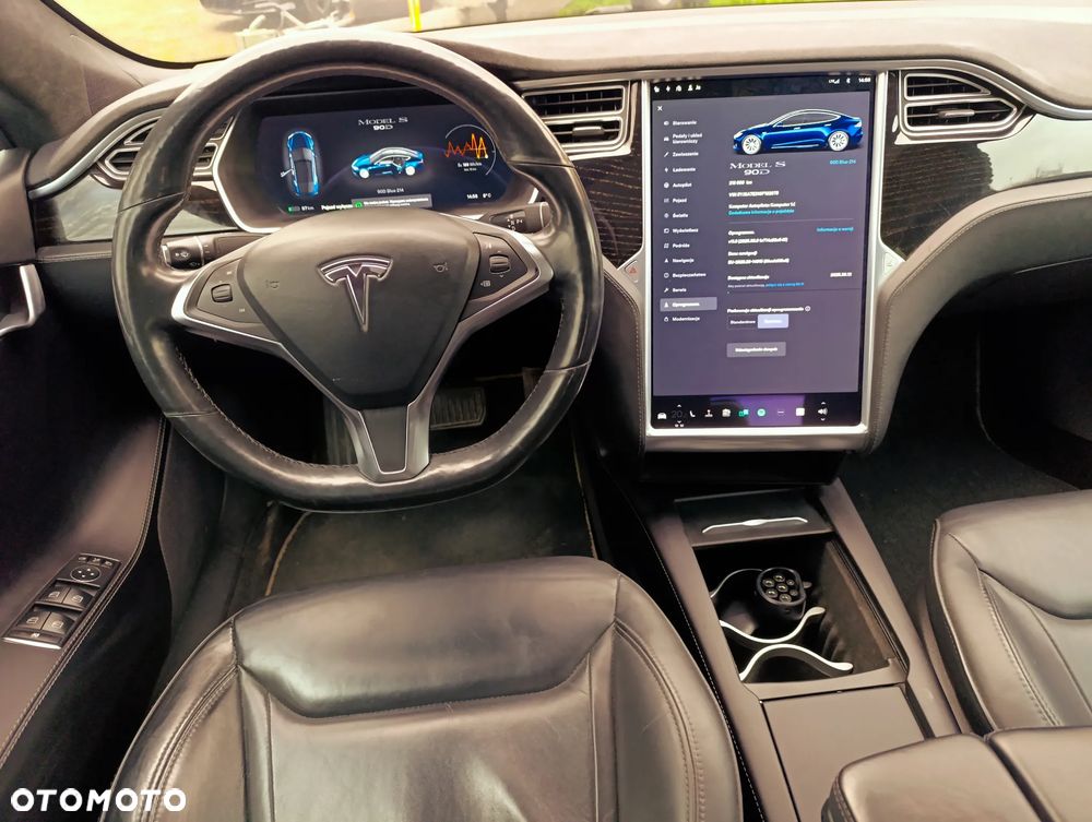 Tesla Model S - 16