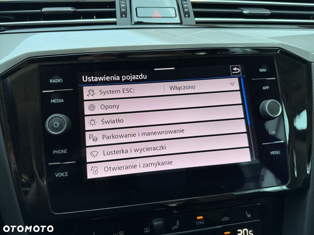 Volkswagen Passat - 29