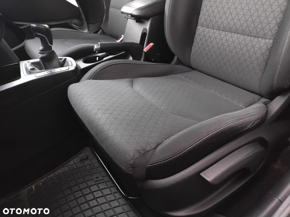 Kia Ceed - 12