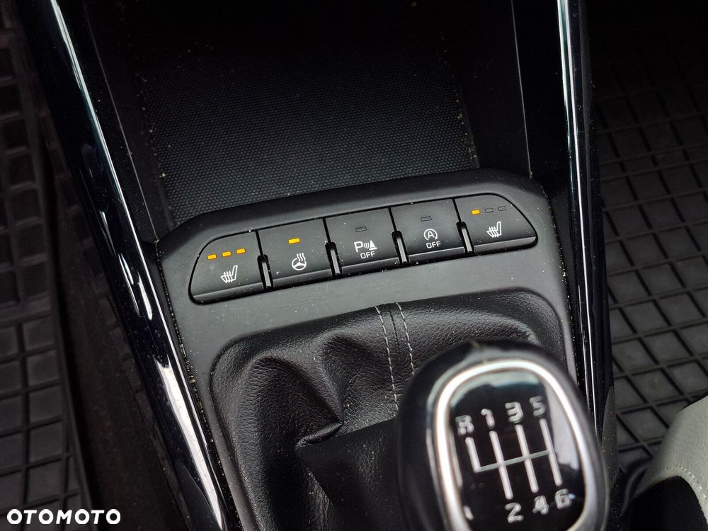 Kia Stonic 1.4 L - 29