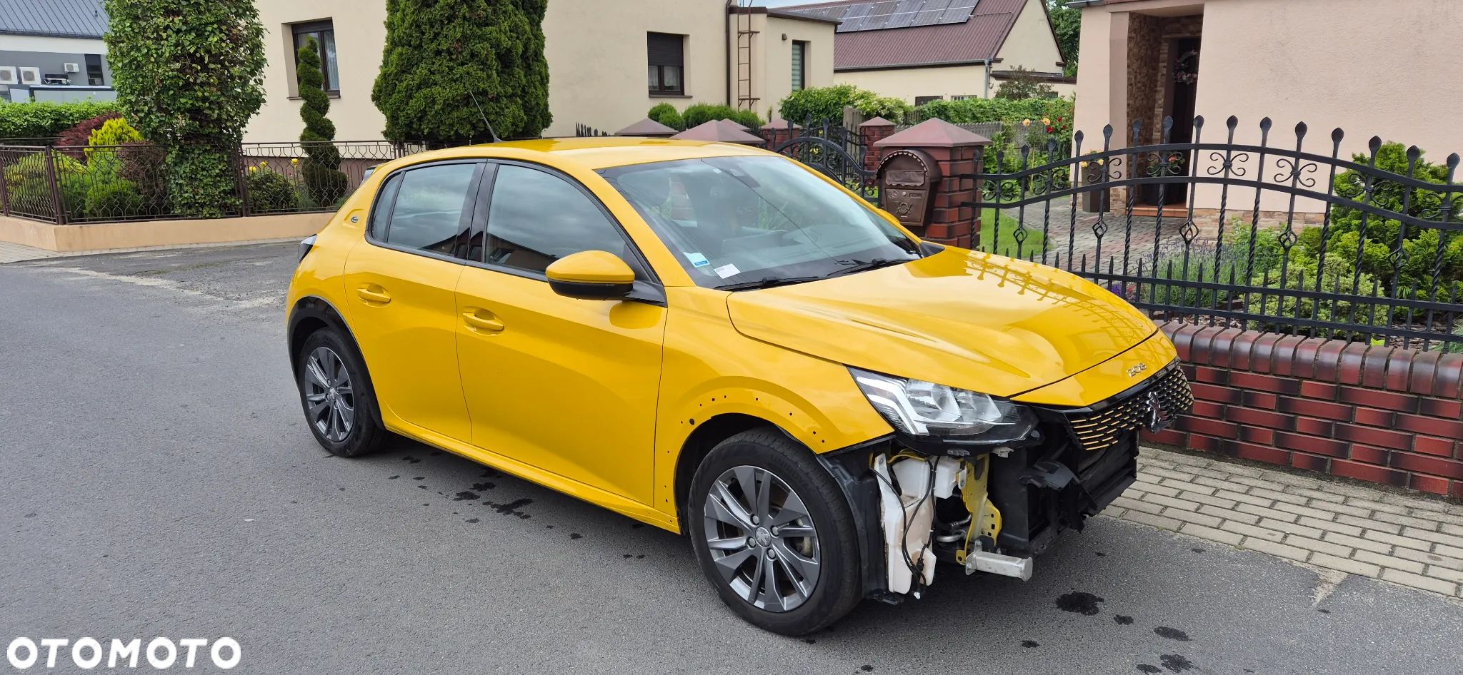 Peugeot 208 - 1