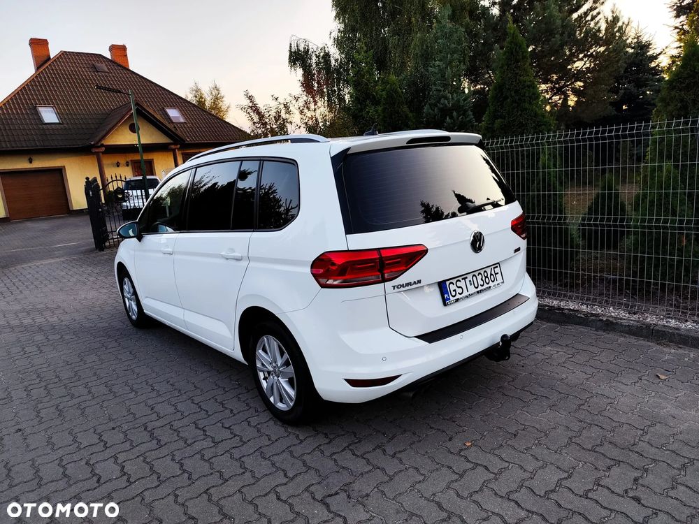 Volkswagen Touran - 8