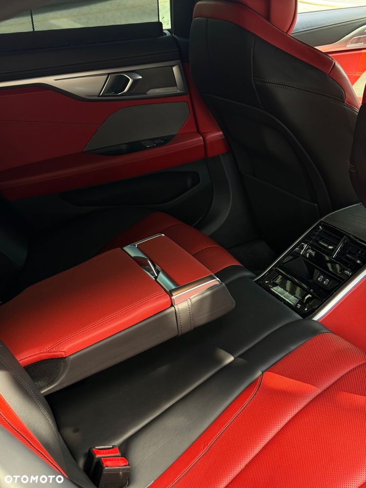 BMW Seria 8 M850i xDrive - 15