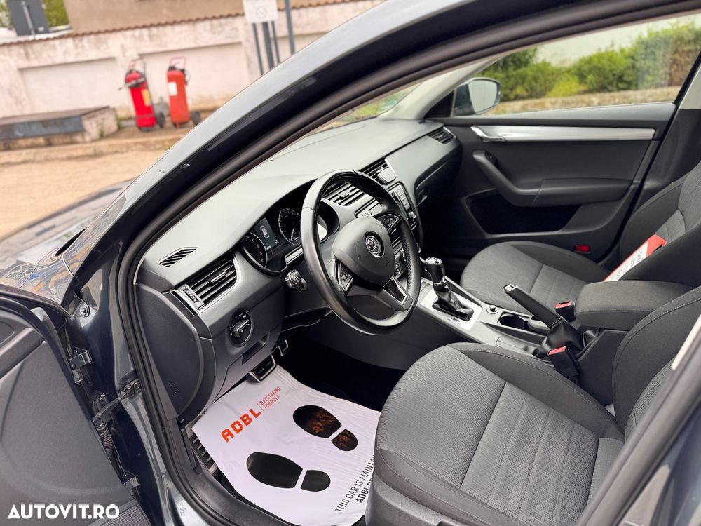 Skoda Octavia 2.0 TDI (Green tec) DSG Joy - 11