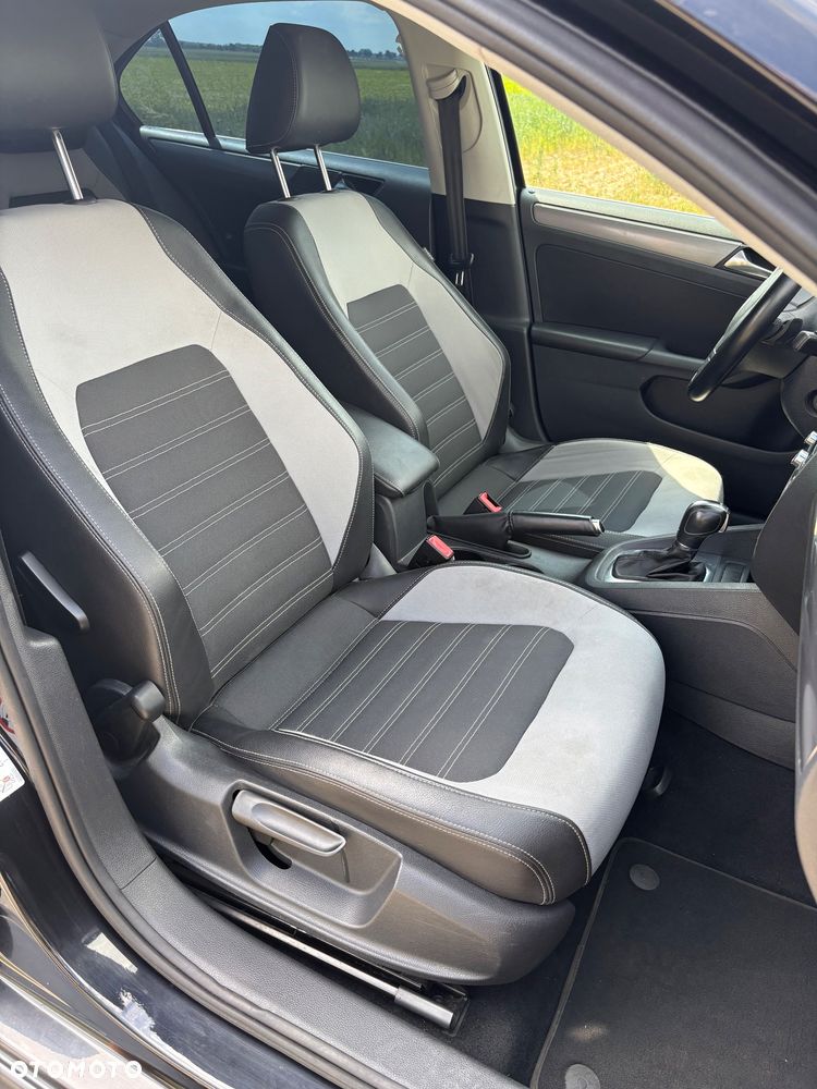 Volkswagen Jetta 2.0 TDI DSG Match - 19