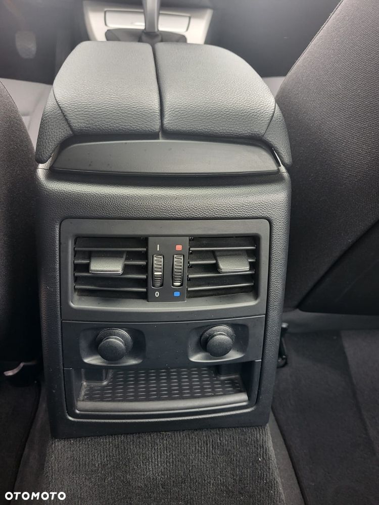 BMW Seria 3 318i Edition Sport - 34
