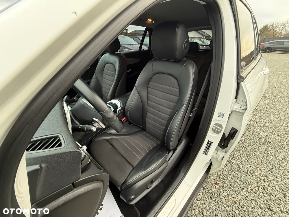 Mercedes-Benz GLC 200 d 4Matic 9G-TRONIC AMG Line - 27