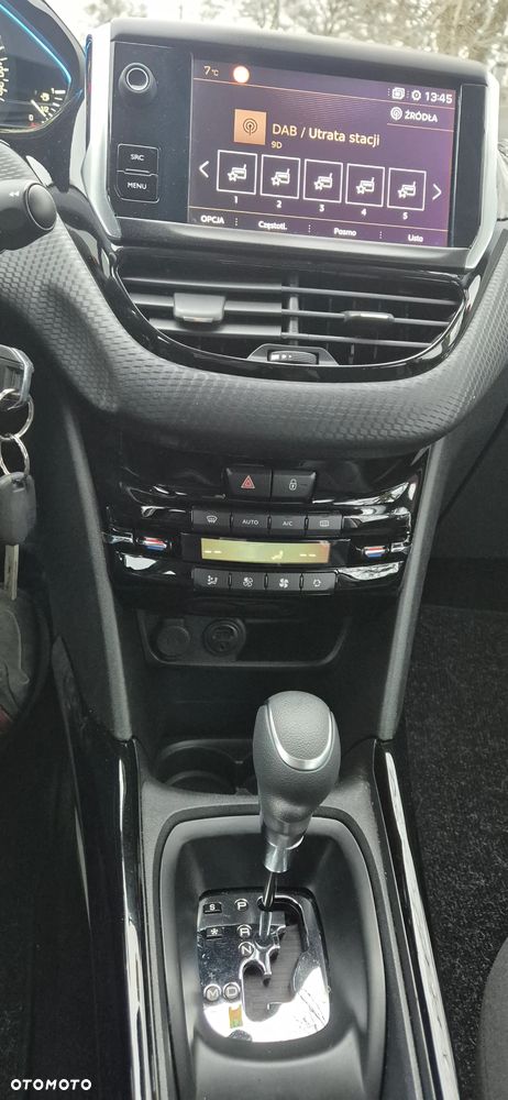 Peugeot 2008 1.2 Pure Tech Allure S&S EAT6 - 8