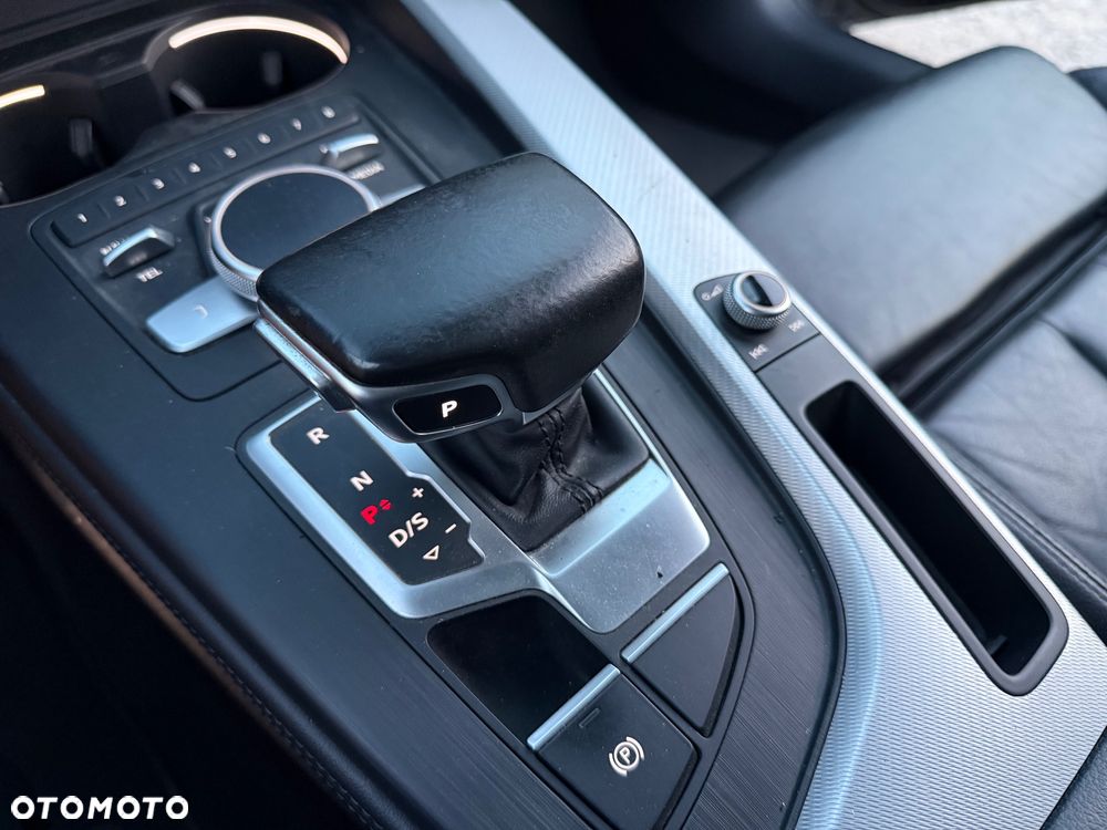 Audi A4 Avant 2.0 TDI ultra S tronic sport - 32