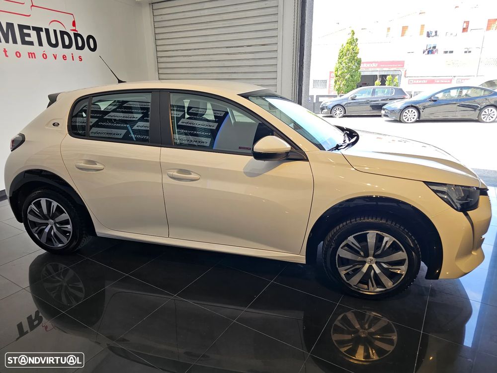 Peugeot e-208 Active - 12