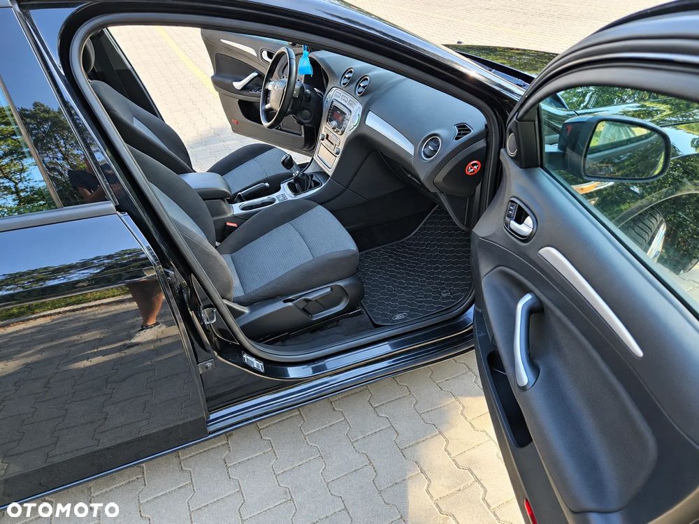 Ford Mondeo - 12