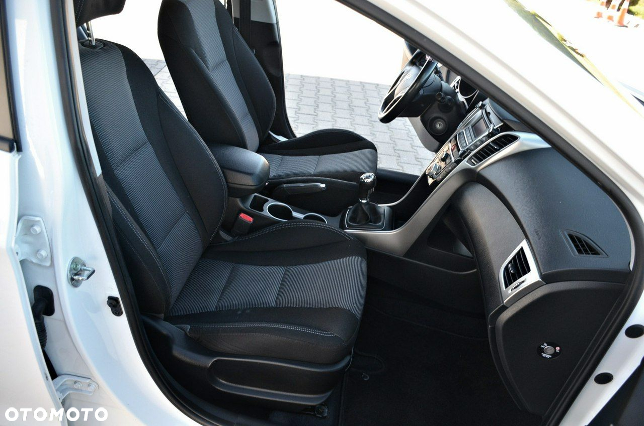 Hyundai i30 - 23