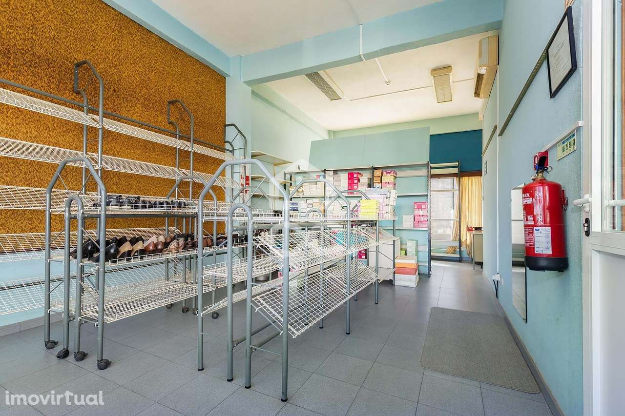 Espaço Comercial com 48 m²  | Bairro da Cruz da Picada, Évora - Grande imagem: 3/24
