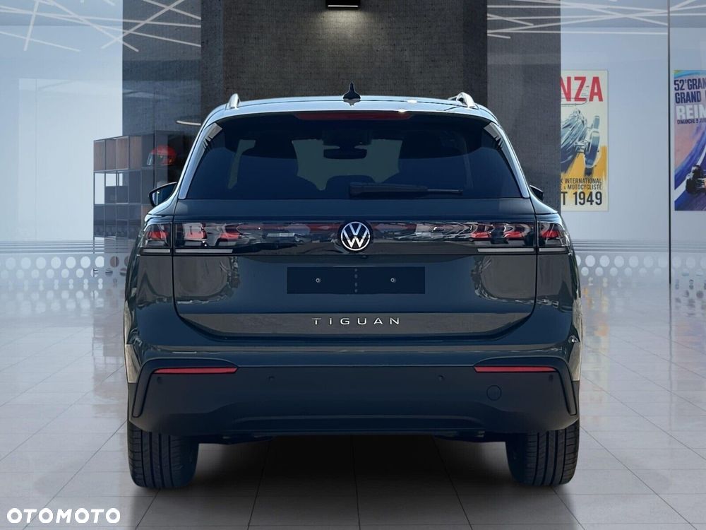 Volkswagen Tiguan - 12