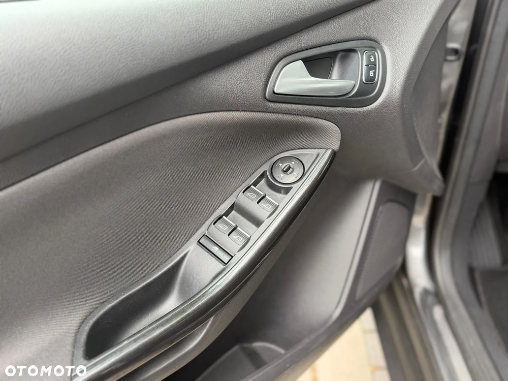 Ford Focus 2.0 TDCi Titanium ASS - 16