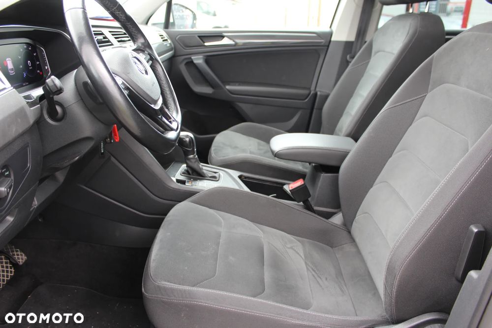 Volkswagen Tiguan 2.0 TDI Elegance DSG - 12