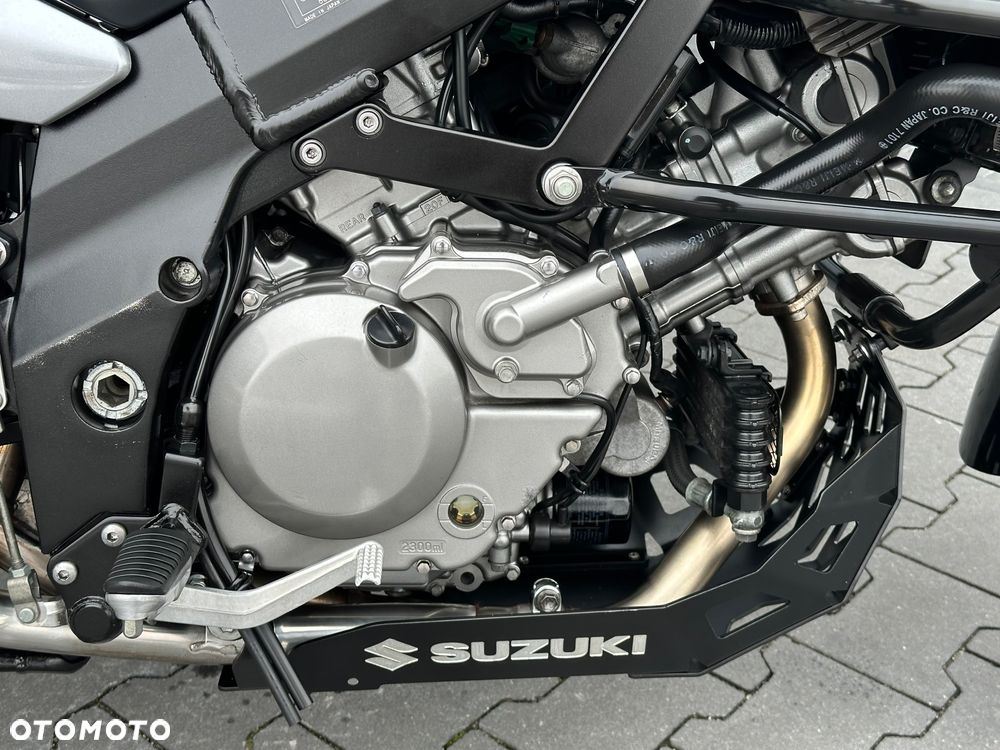 Suzuki V-STROM - 13