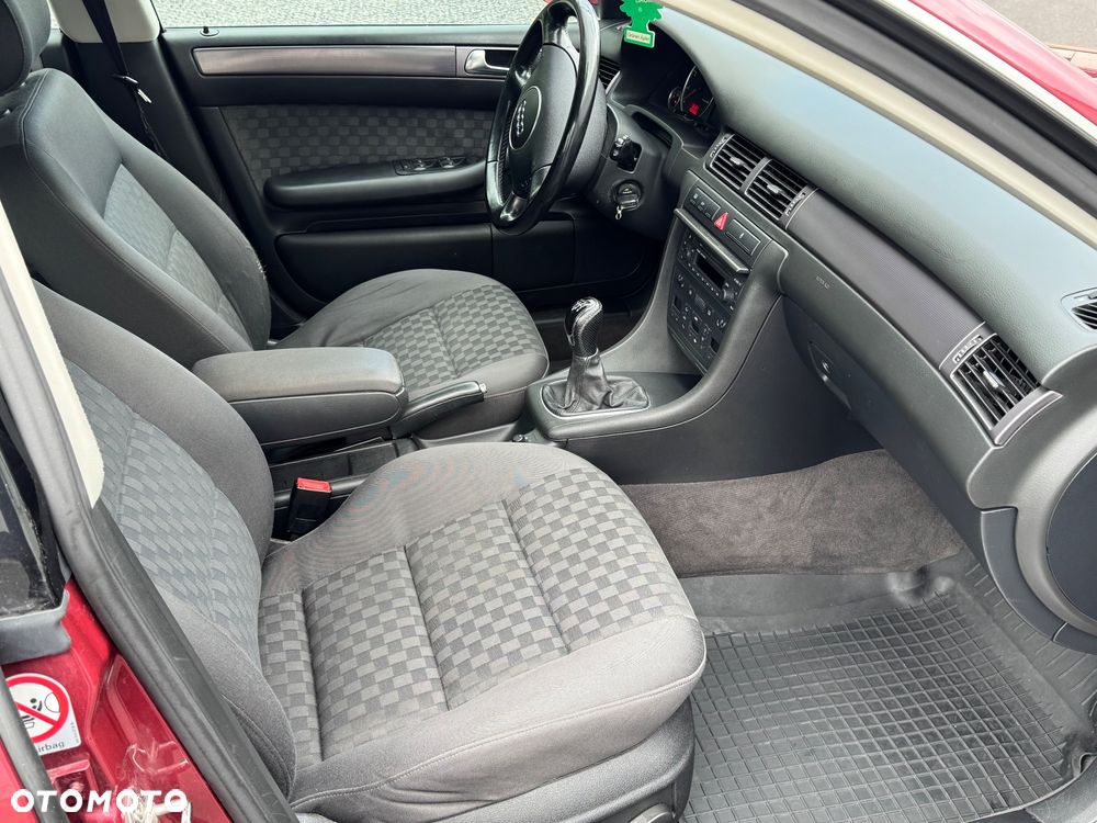 Audi A6 Avant 2.4 - 9