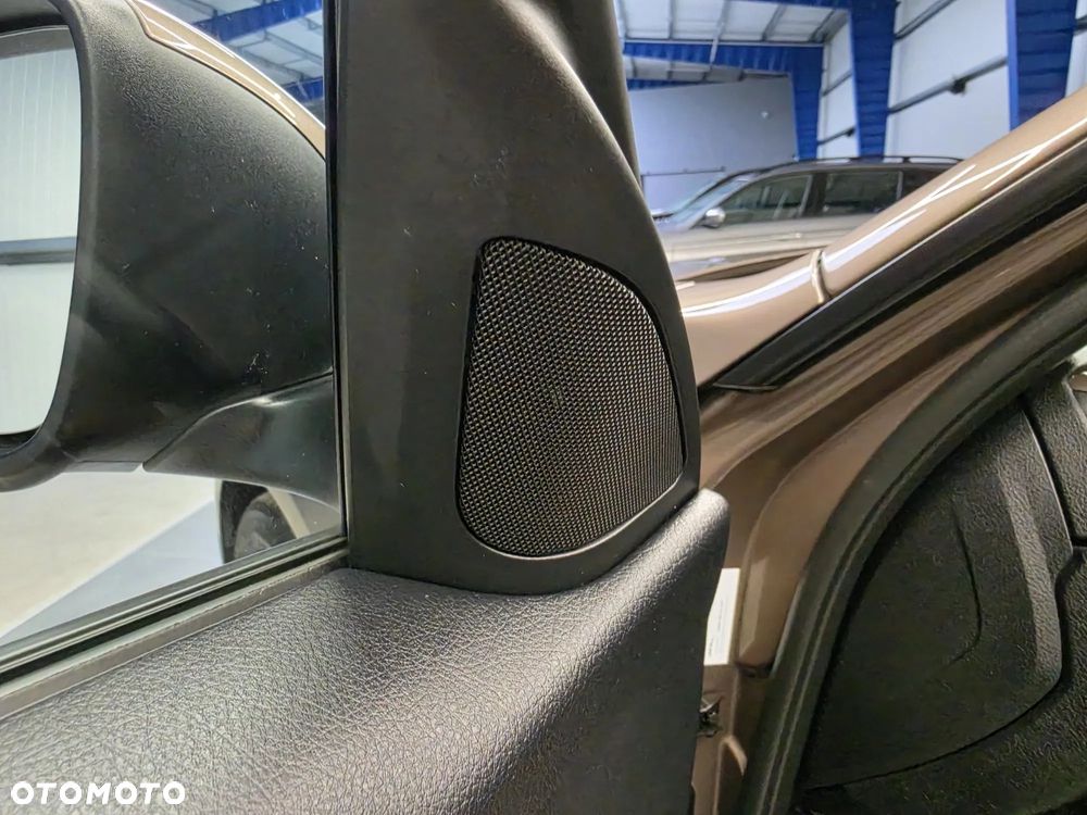 BMW Seria 3 318d Modern Line - 26